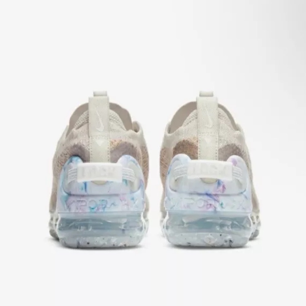 NEW W Size 10 - Nike Air
VaporMax 2020 Flyknit Oatmeal
M Size 8.5 - Picture 5 of 10